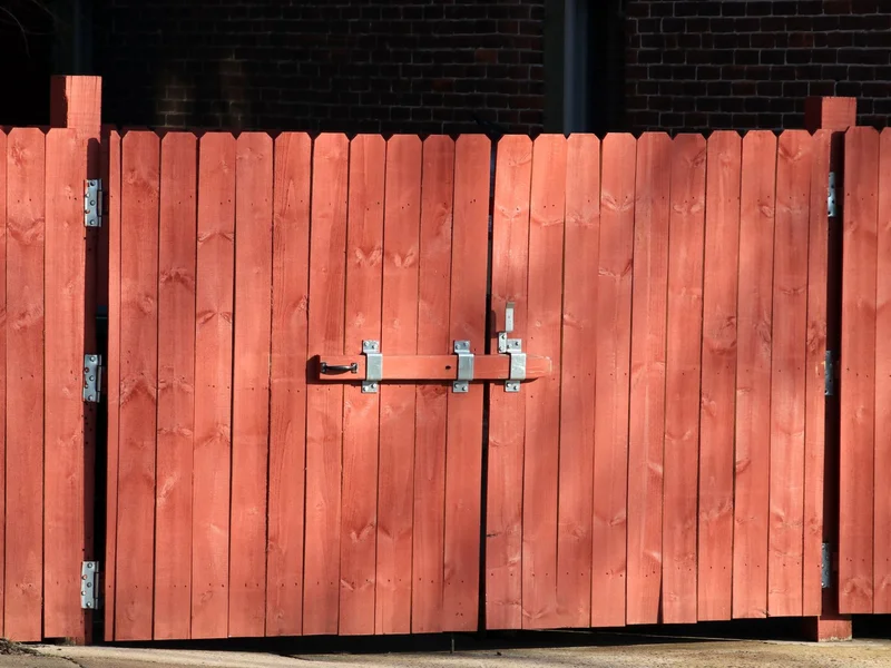 Privacy fence installation in Grand Rapids MI — 6-foot cedar board-on-board